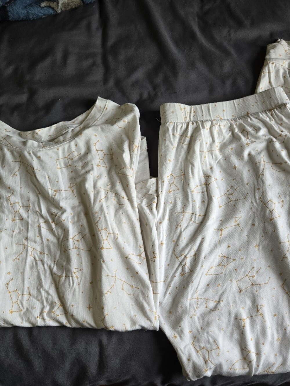 Kyte BABY White Pajama Set with Gold Constellation Print